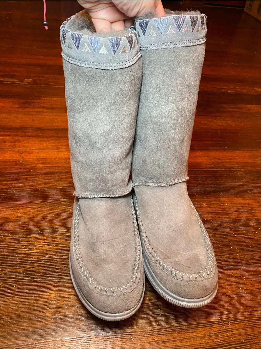 EUC Manitobah WR Reflections Mid Winter Boot w/ Geometric Embroidered Collar